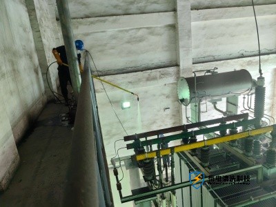 江苏沿江新材料厂220KV变压器带电清洗
